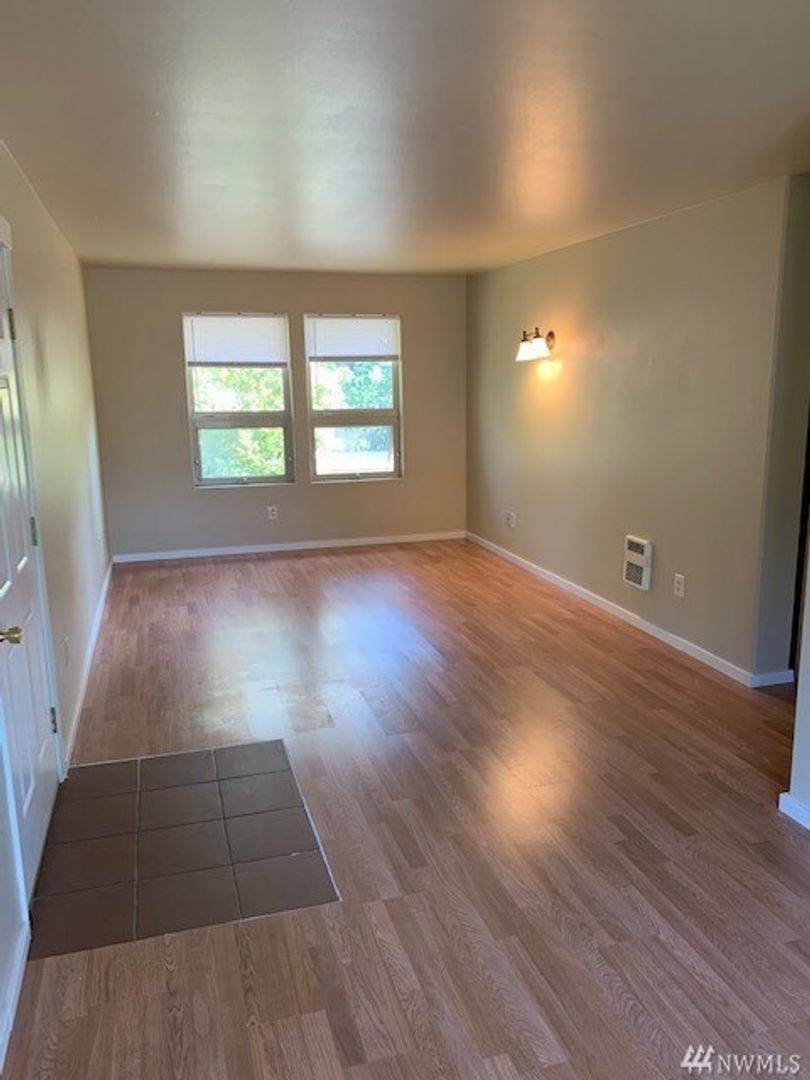 Apartment for rent at 534 University Rd, Friday Harbor, WA 98250