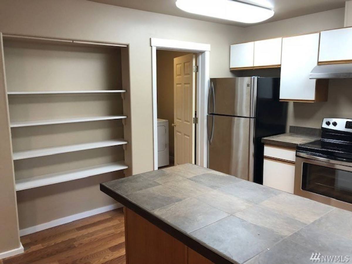 Apartment for rent at 534 University Rd, Friday Harbor, WA 98250