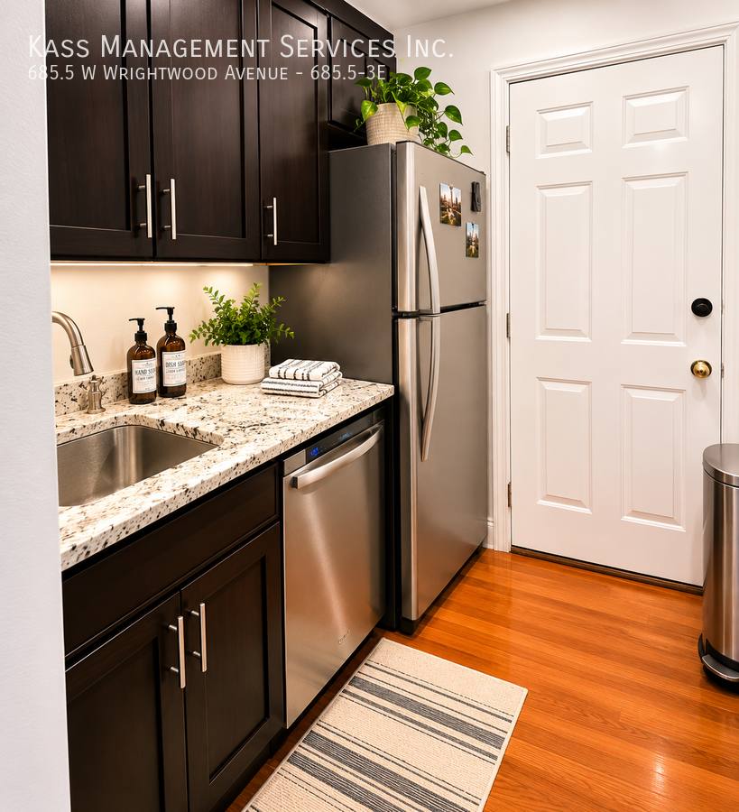 Apartment for rent at 6855 W Wrightwood Ave #3E, Chicago, IL 60614