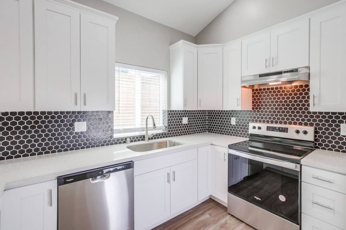 Prickly Pear, 205 W Vermont Ave, Escondido, CA 92025 - Apartment for Rent - Image 2