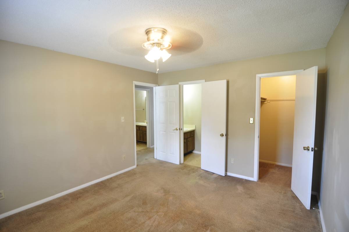 Apartment for rent at 12104 Carriage Court, Huntsville, AL 35803