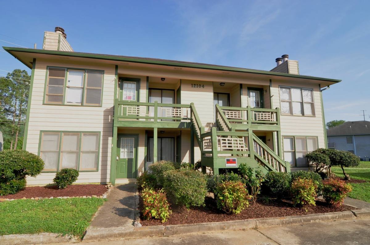 Apartment for rent at 12104 Carriage Court, Huntsville, AL 35803