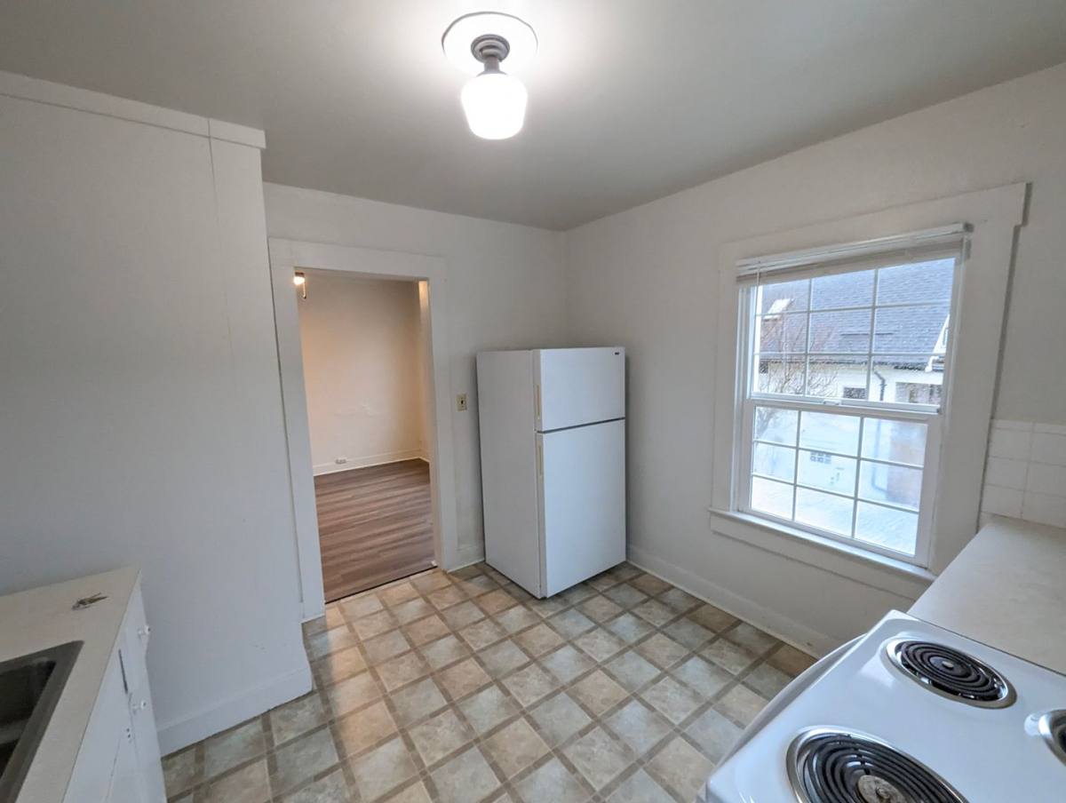 Apartment for rent at 4712-16 SE Belmont St, Portland, OR 97215