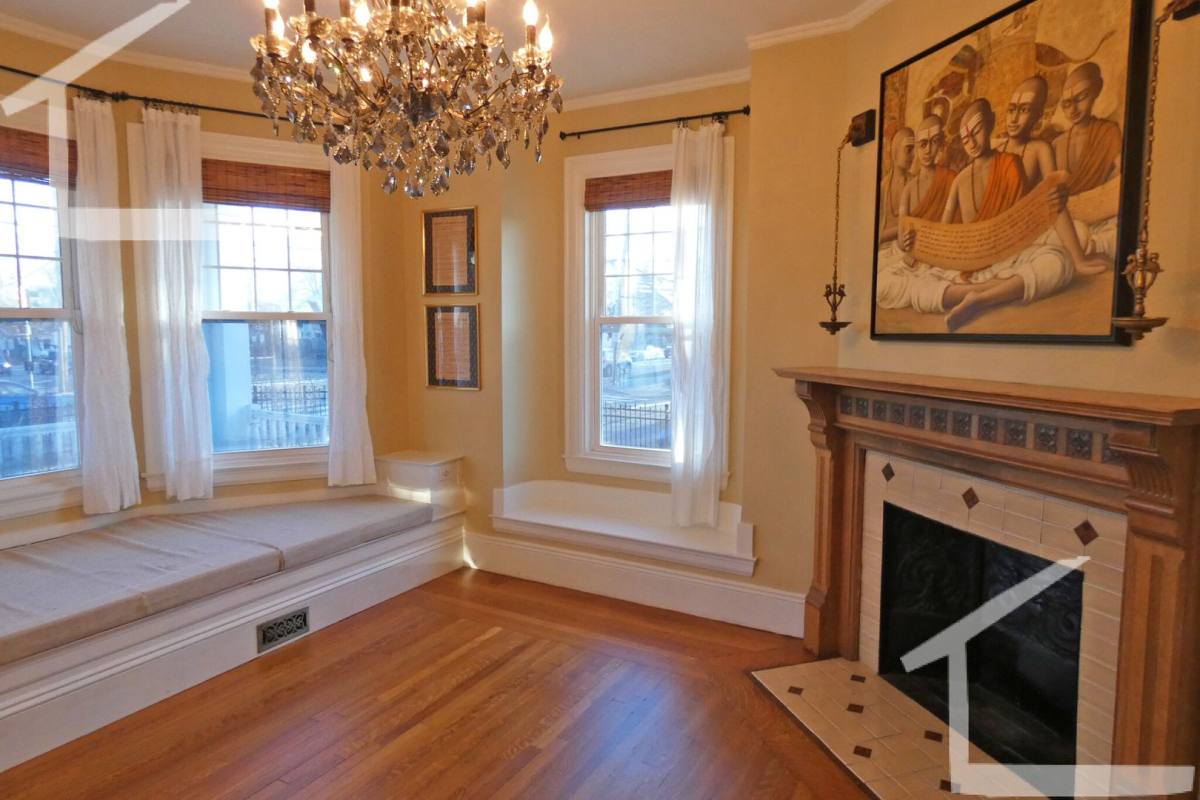 Apartment for rent at 108 Walnut St #3, Newtonville, MA 02460
