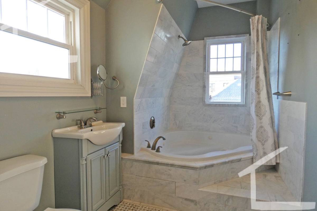 Apartment for rent at 108 Walnut St #3, Newtonville, MA 02460