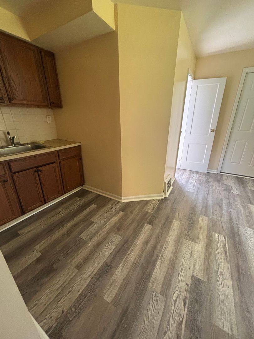 House for rent at 800 London Rd, Cleveland, OH 44110