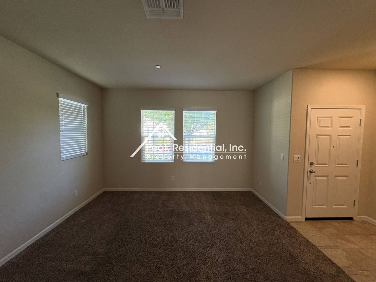 House for rent at 8215 Winterhead Lane, Sacramento, CA 95823