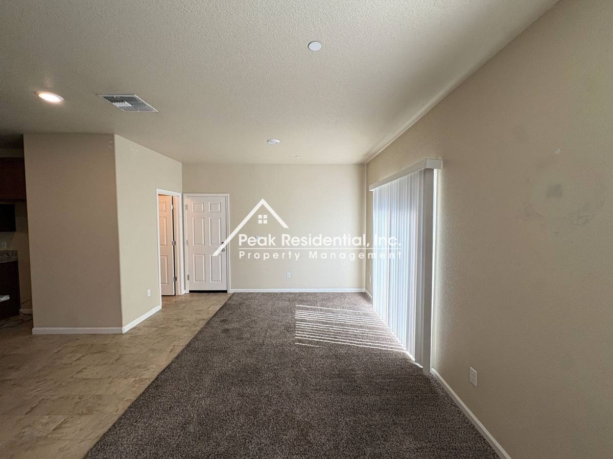 House for rent at 8215 Winterhead Lane, Sacramento, CA 95823