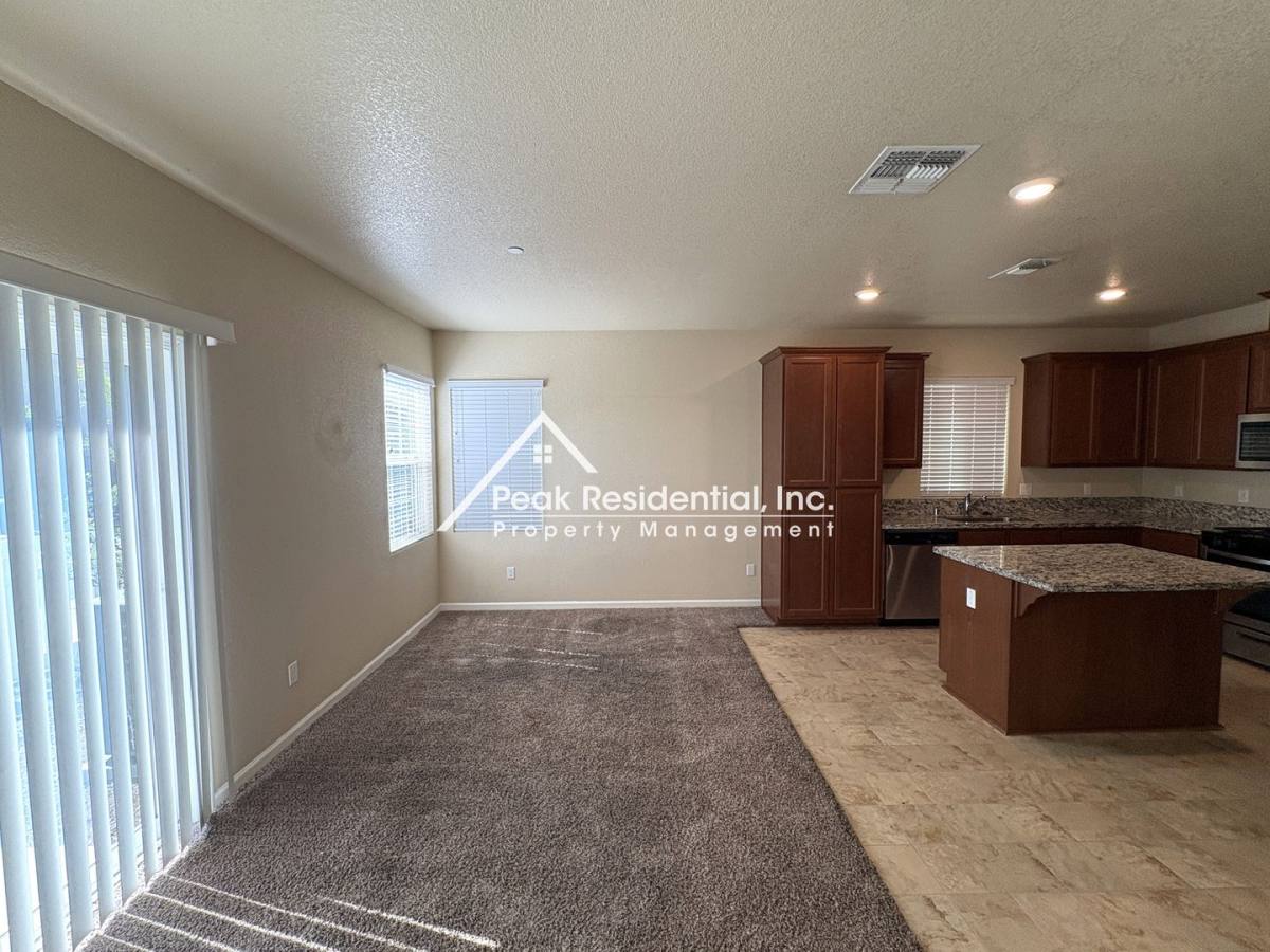 House for rent at 8215 Winterhead Lane, Sacramento, CA 95823