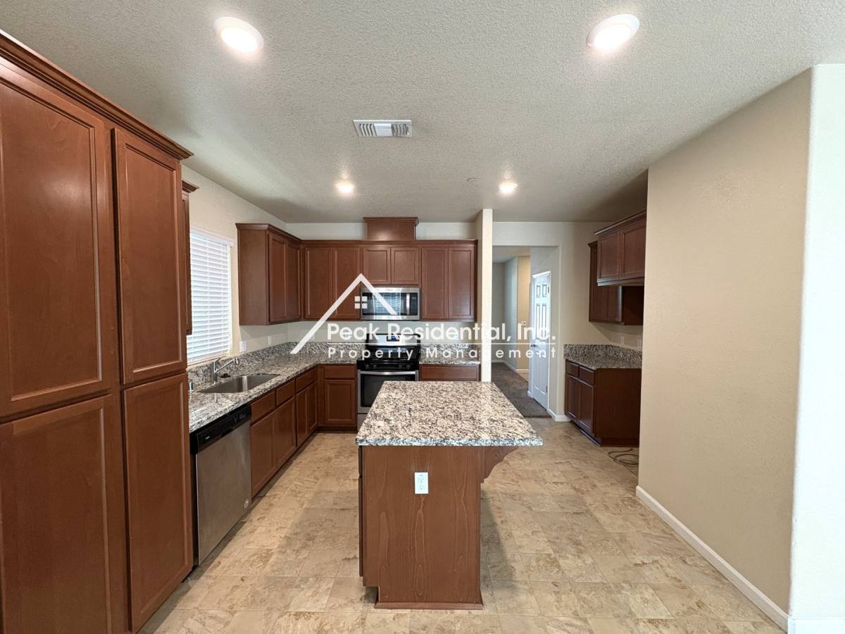 House for rent at 8215 Winterhead Lane, Sacramento, CA 95823