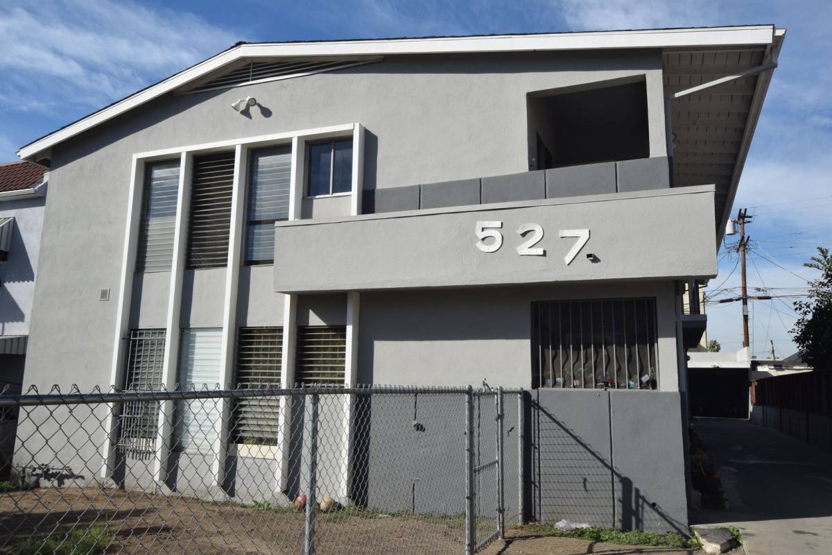 Apartment for rent at 527 N Serrano Ave, Los Angeles, CA 90004