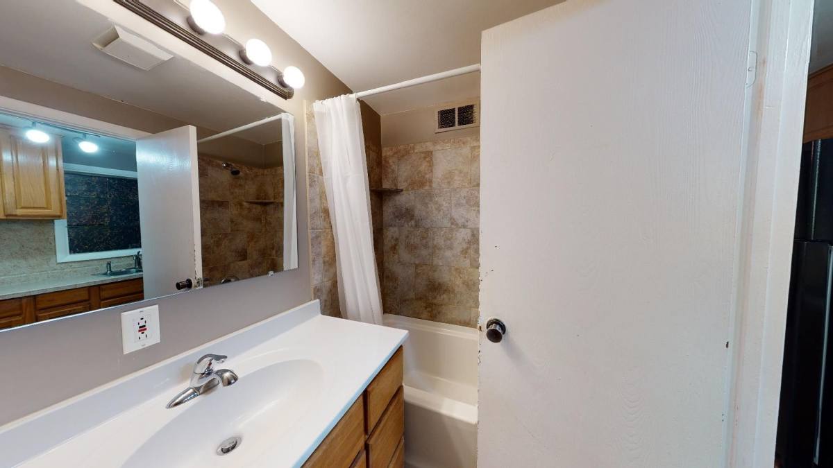 Apartment for rent at 43 Page NE, Grand Rapids, MI 49505
