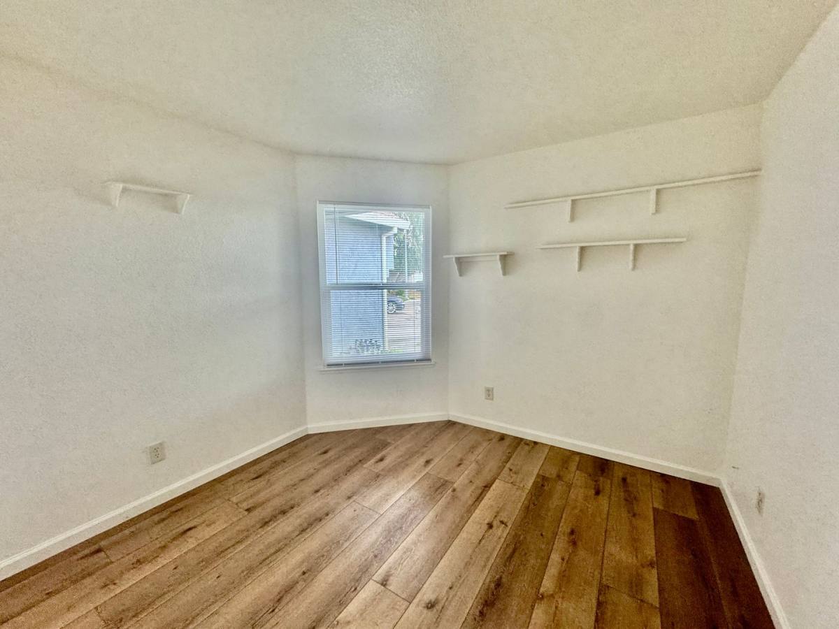 House for rent at 827 Mesa Court, Los Banos, CA 93635