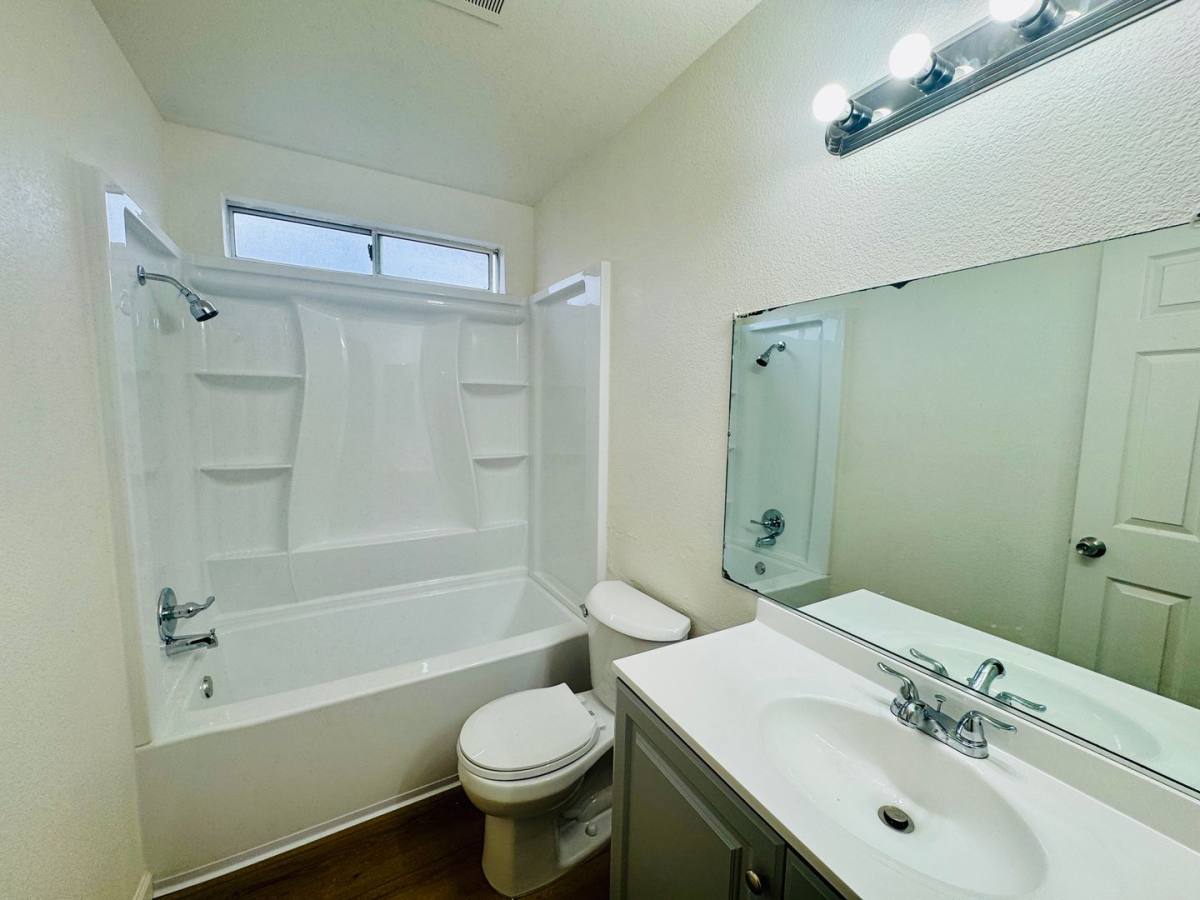 House for rent at 827 Mesa Court, Los Banos, CA 93635