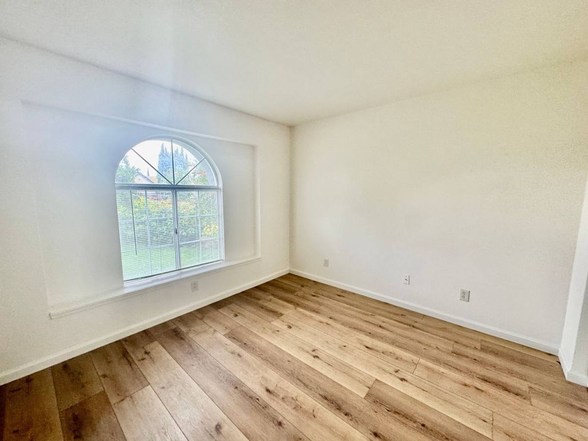 House for rent at 827 Mesa Court, Los Banos, CA 93635