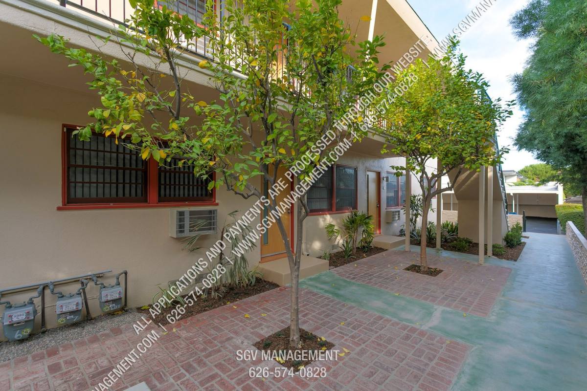 Apartment for rent at 496 S Euclid Ave, Pasadena, CA 91101