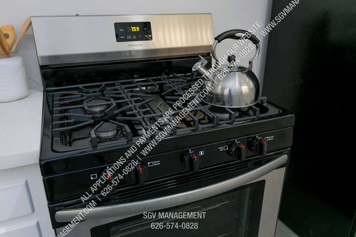 Apartment for rent at 496 S Euclid Ave, Pasadena, CA 91101
