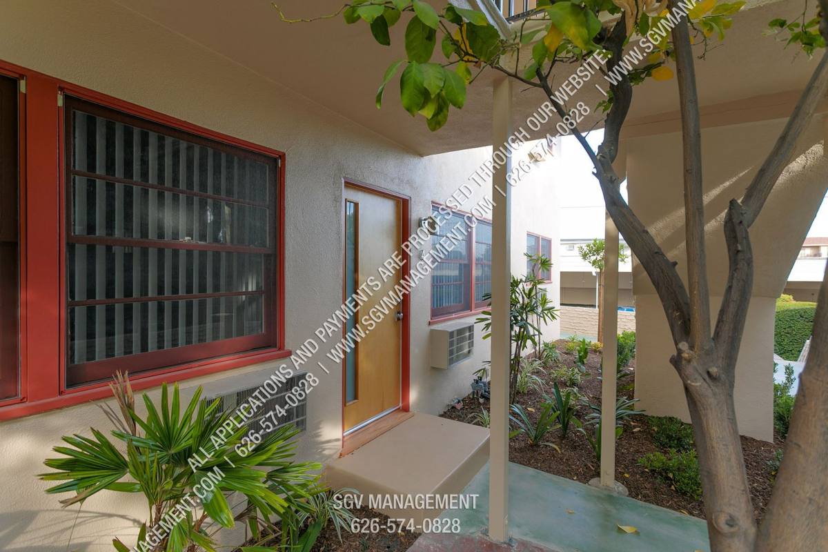 Apartment for rent at 496 S Euclid Ave, Pasadena, CA 91101