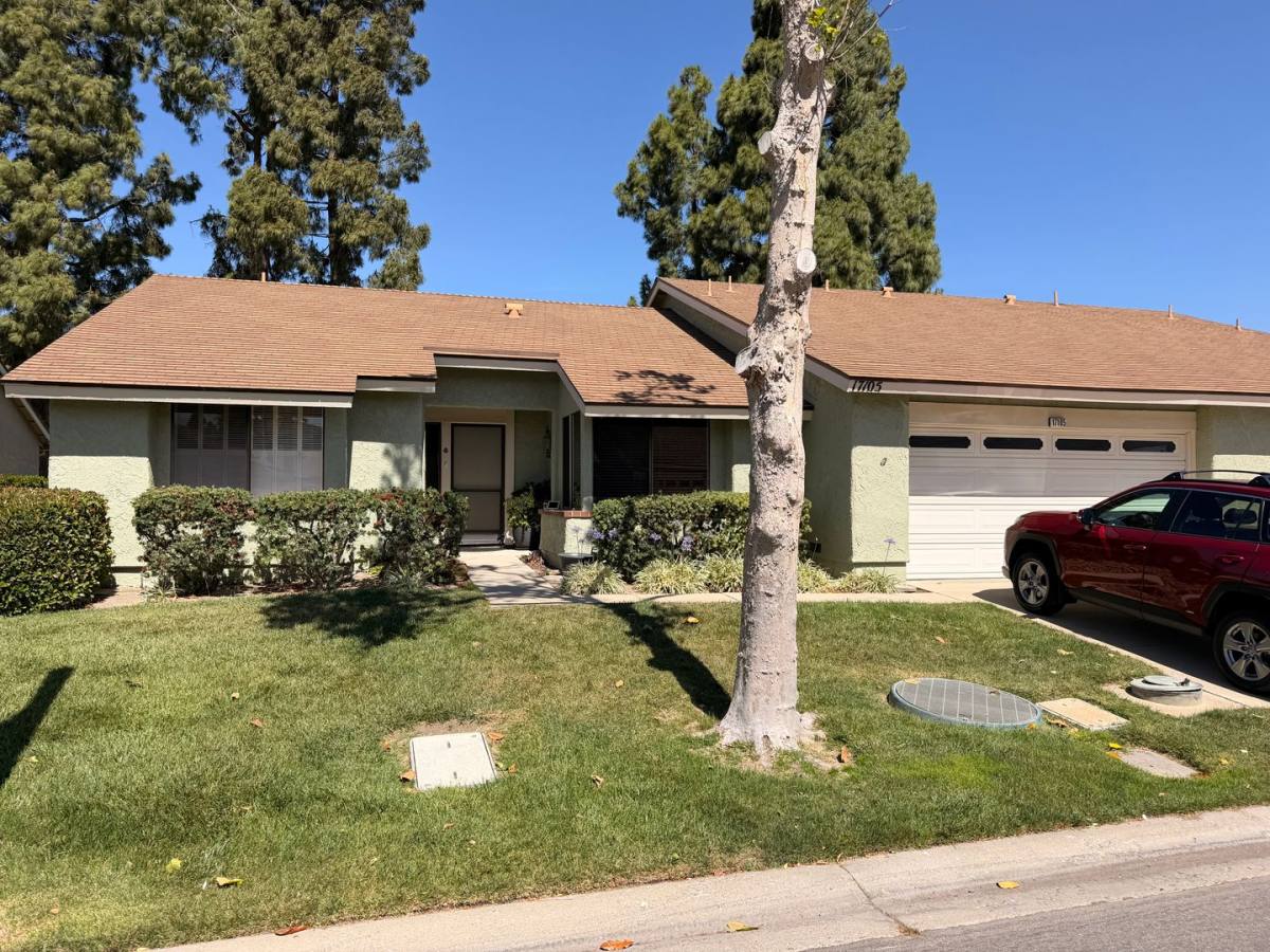 Townhouse for rent at 17105 Village, Camarillo, CA 93012