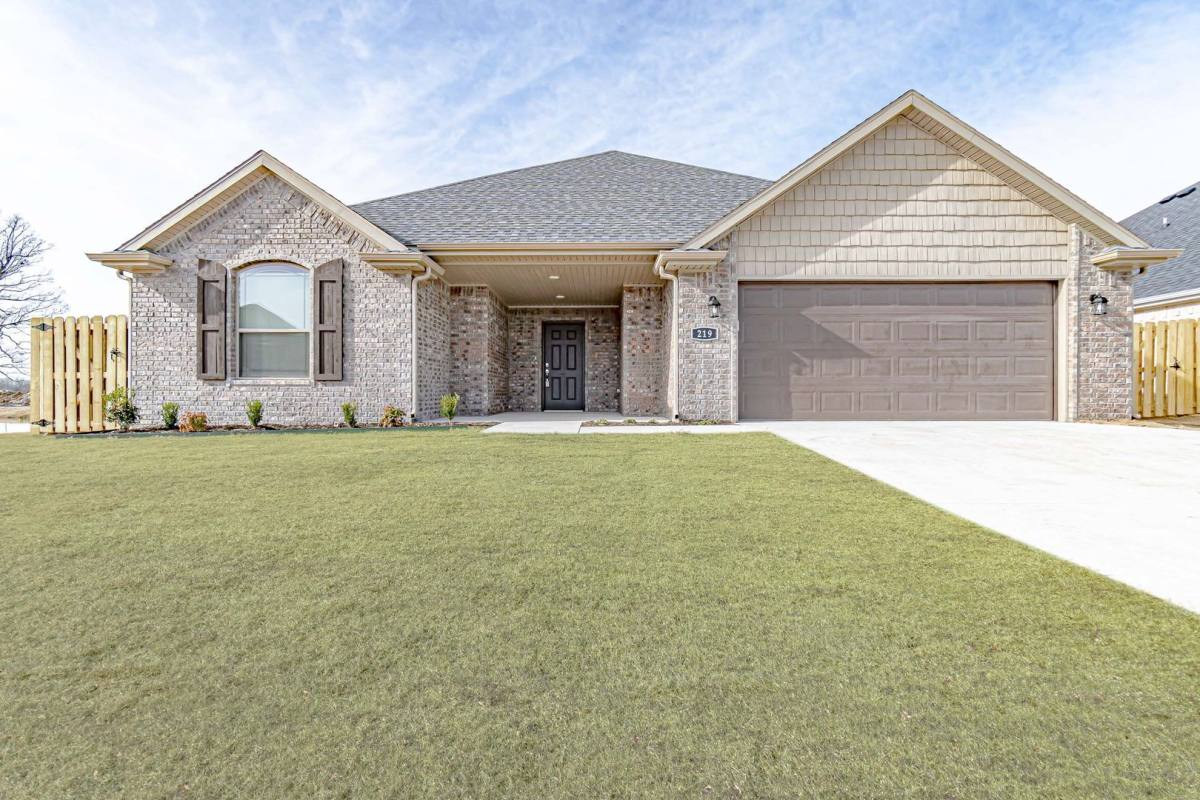 House for rent at 219 S Geranium Lane, Fayetteville, AR 72704