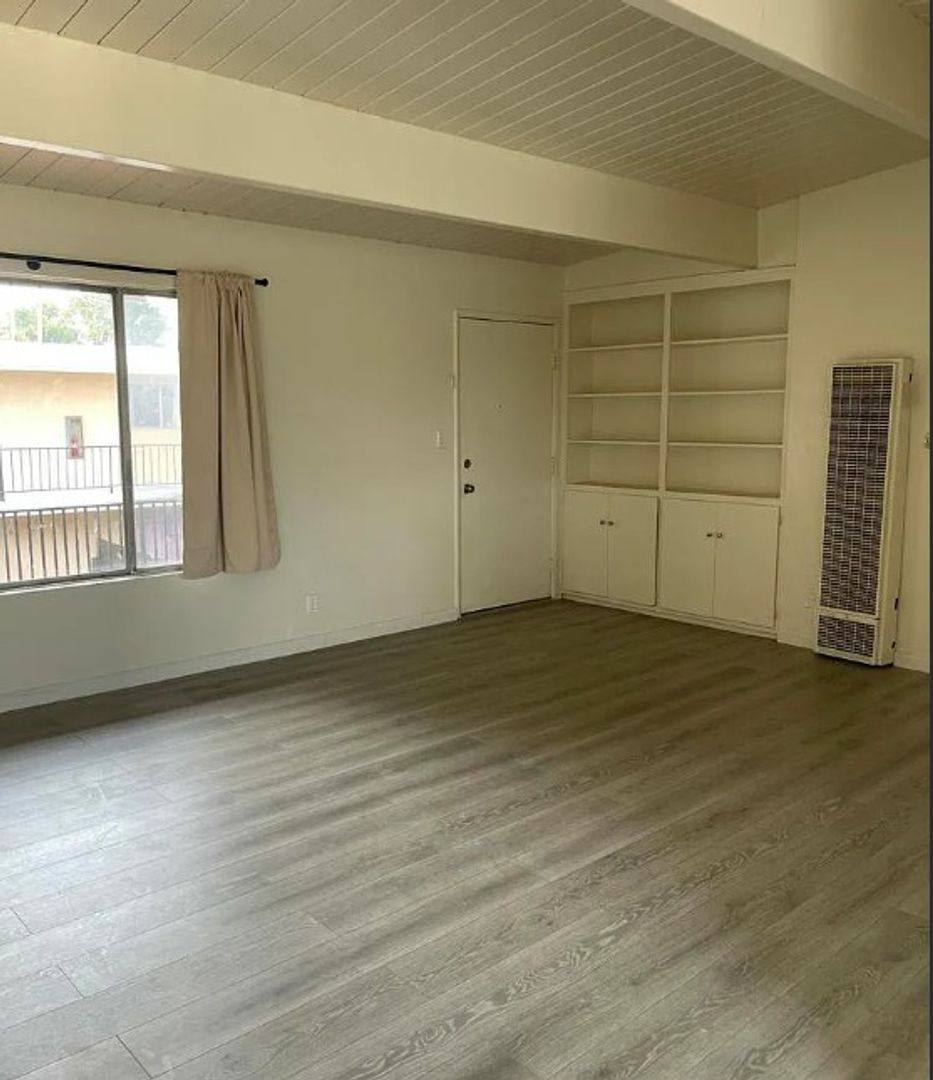 Apartment for rent at 712 S G St, Oxnard, CA 93030