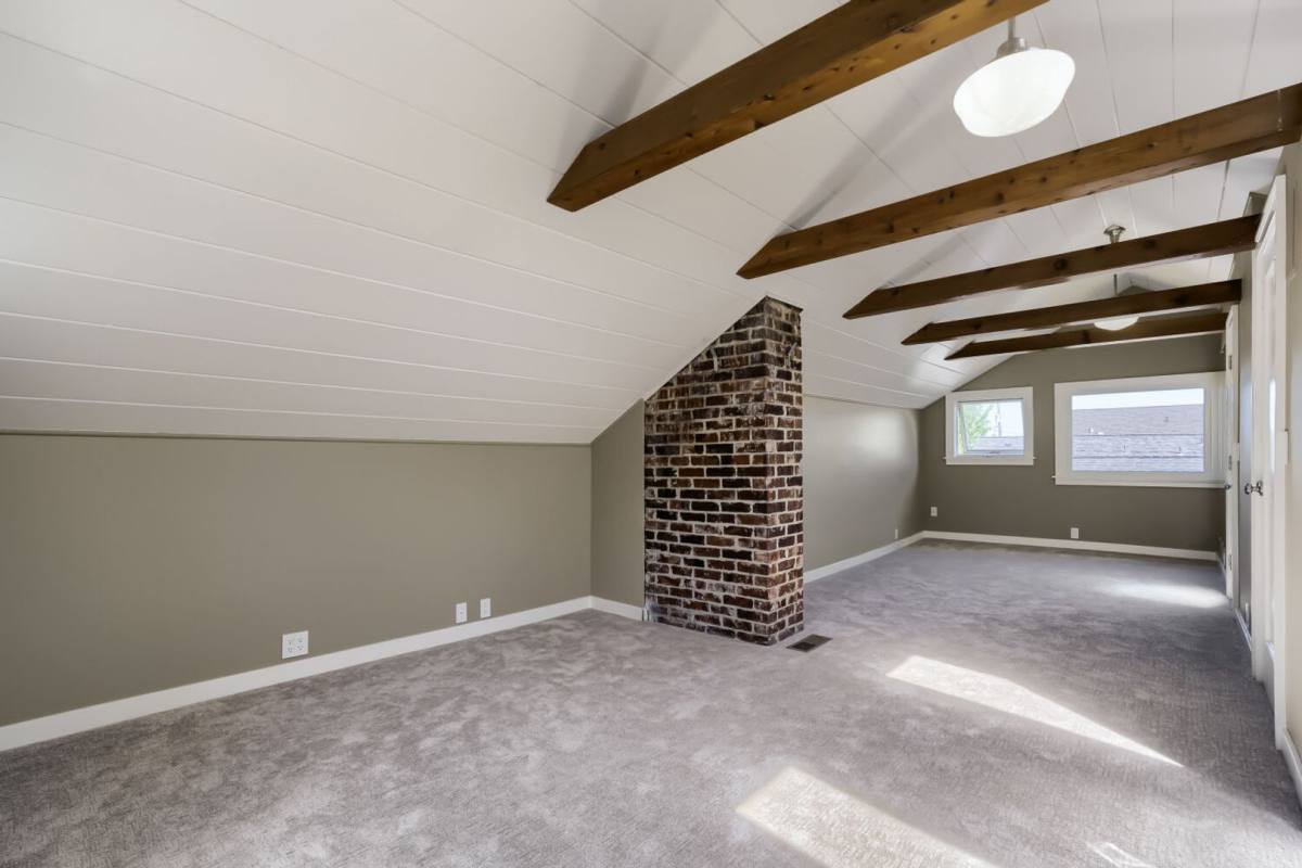 House for rent at 2552 57th Ave SW, Seattle, WA 98116