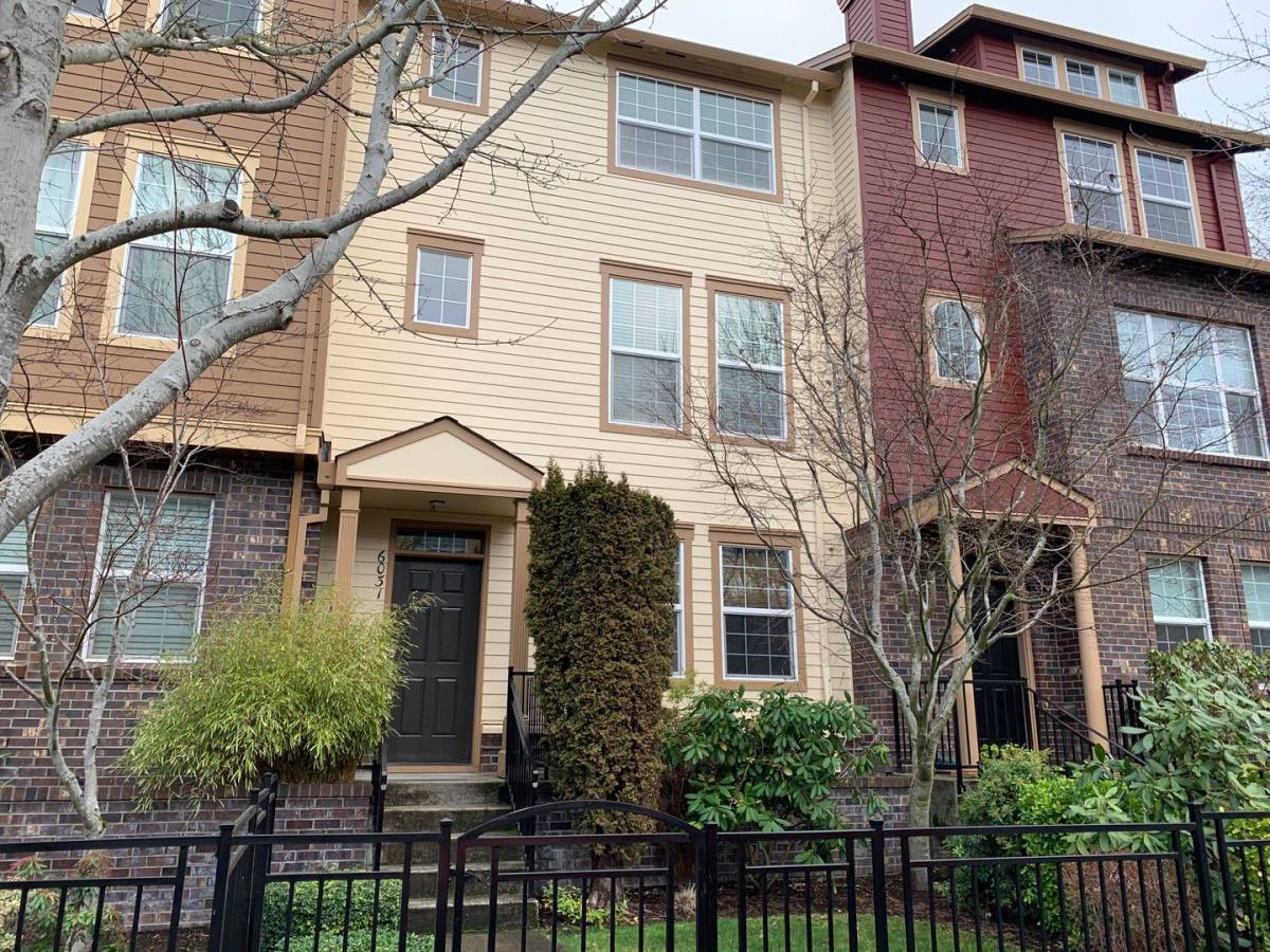 Townhouse for rent at 6031 NE Maidstone St, Hillsboro, OR 97124