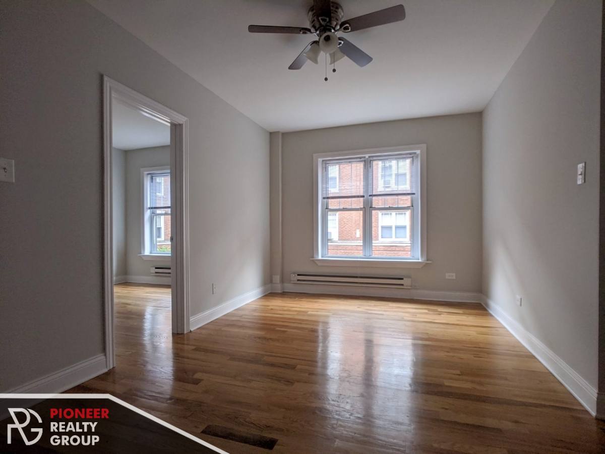 Apartment for rent at 947 W Cornelia, Chicago, IL 60657