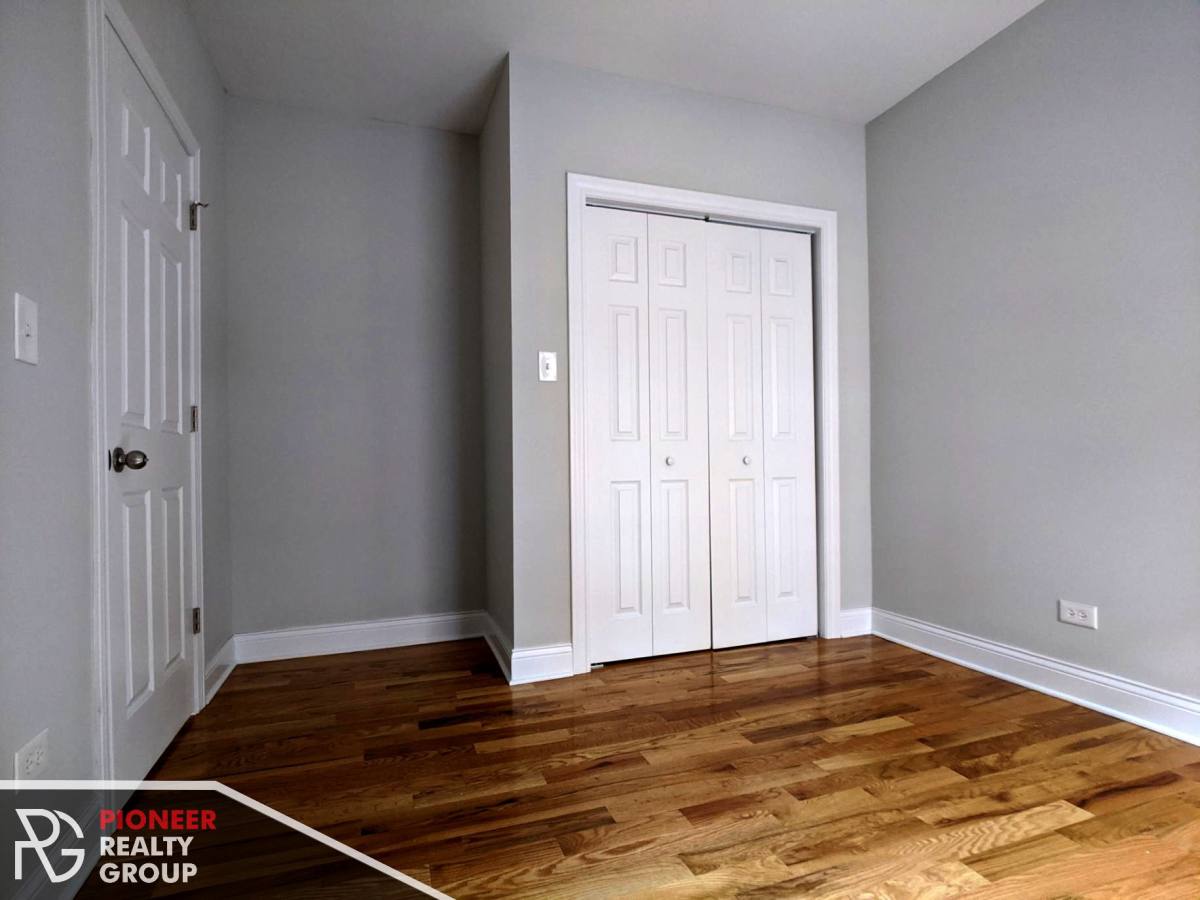 Apartment for rent at 947 W Cornelia, Chicago, IL 60657