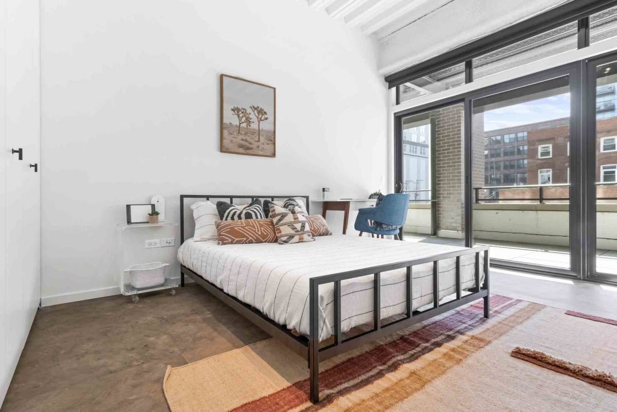 Apartment for rent at 1222 W Jackson, Chicago, IL 60607