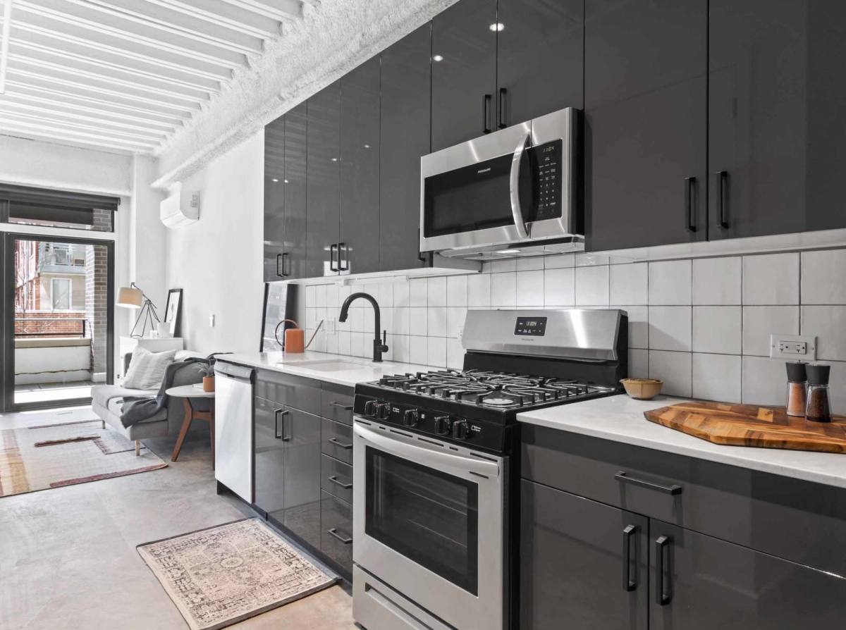 Apartment for rent at 1220 W Jackson Blvd, Chicago, IL 60607