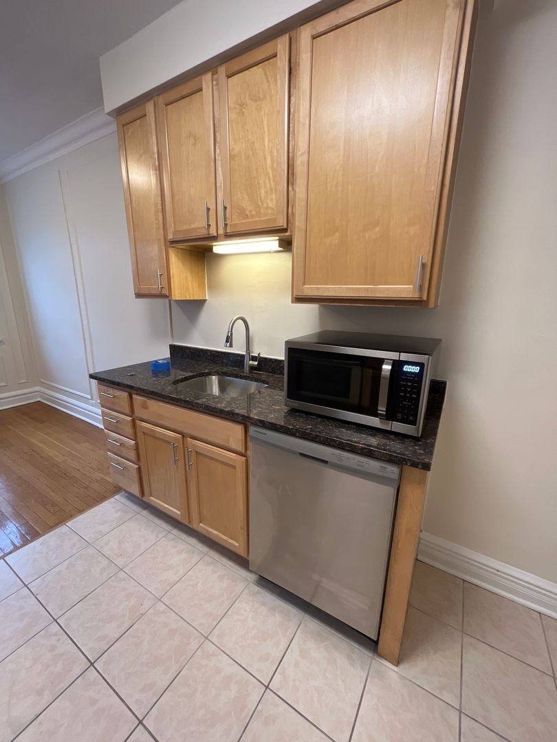 Apartment for rent at 509 Lee St, Evanston, IL 60202