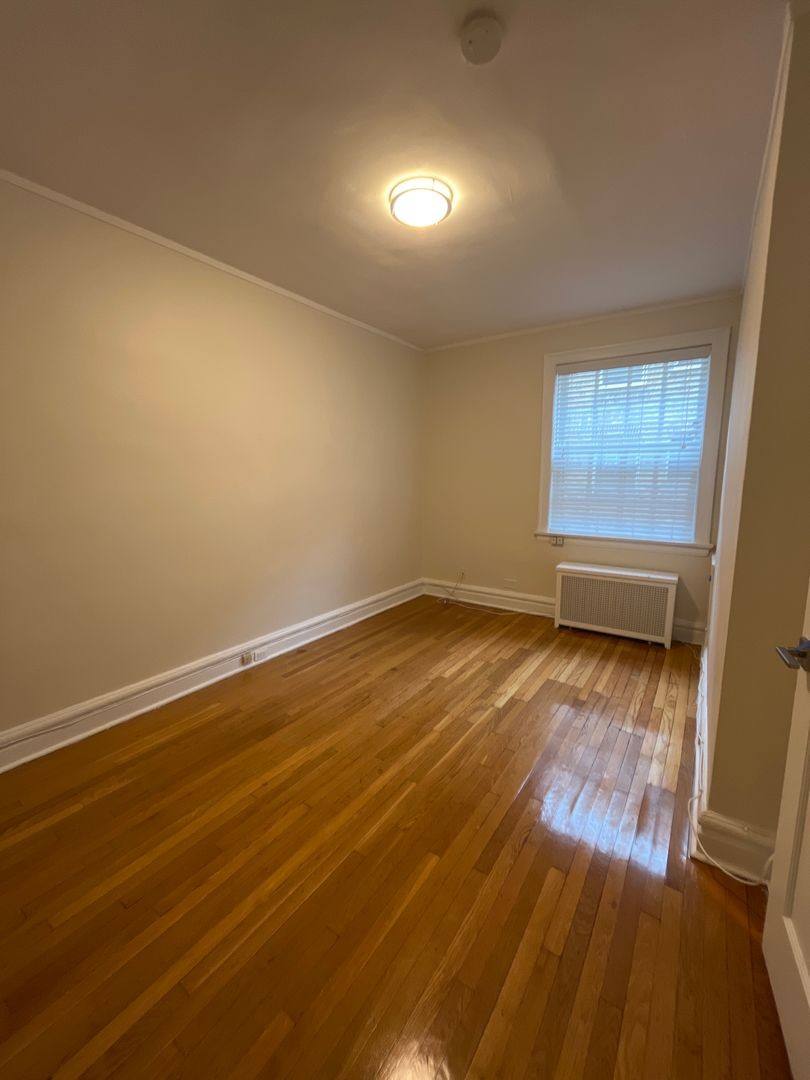 Apartment for rent at 509 Lee St, Evanston, IL 60202
