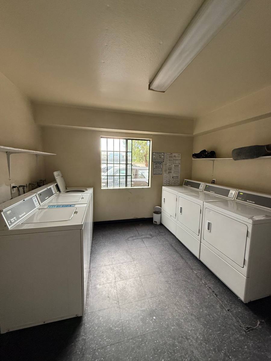 Apartment for rent at 17816 Lassen St, Northridge, CA 91325