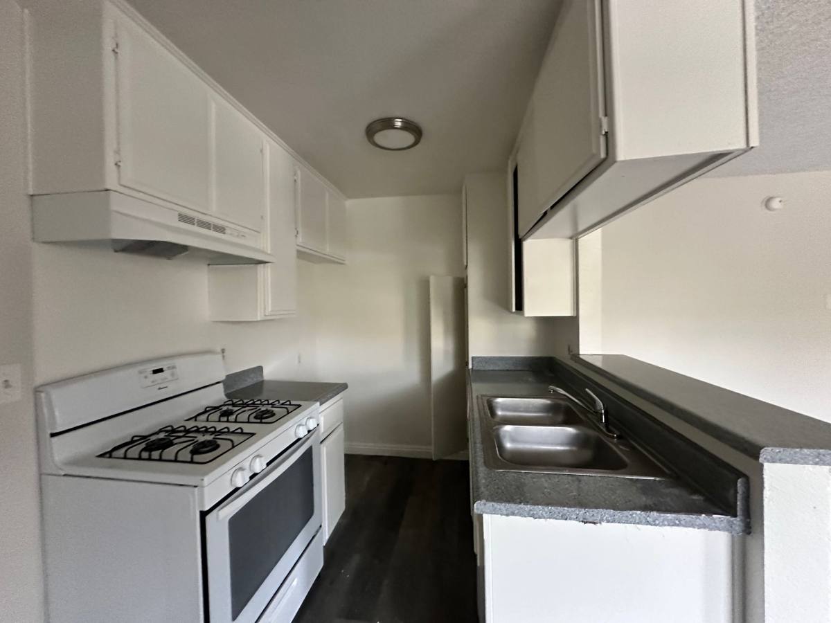Apartment for rent at 17816 Lassen St, Northridge, CA 91325