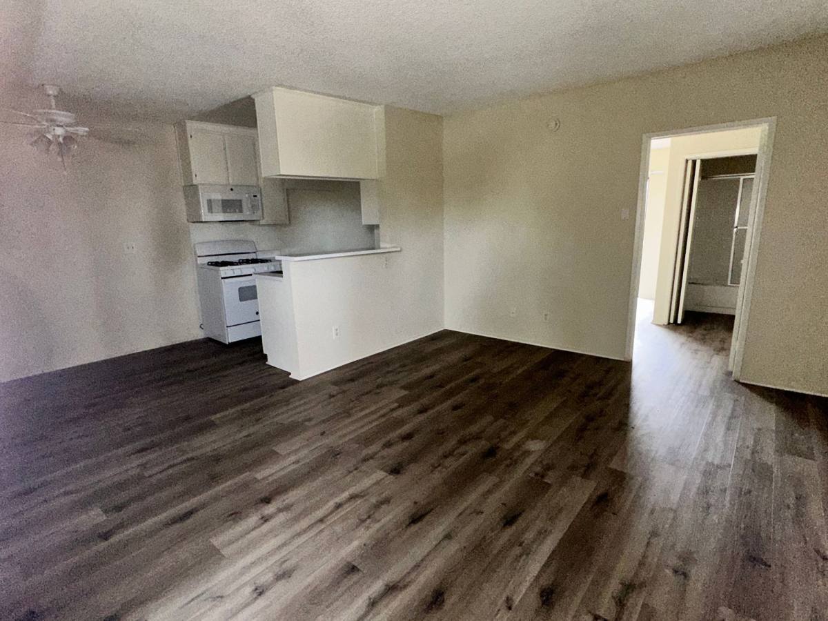 Apartment for rent at 17816 Lassen St, Northridge, CA 91325