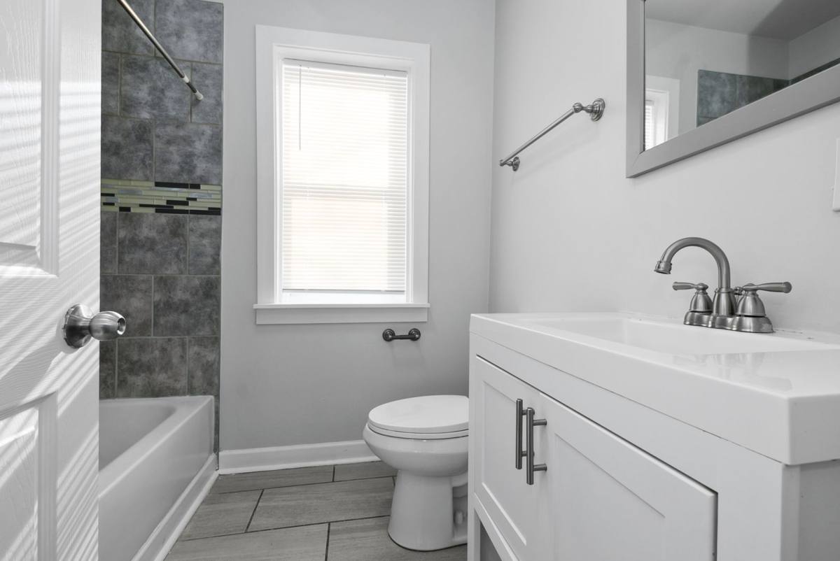 Apartment for rent at 6602 S Francisco Ave, Chicago, IL 60629