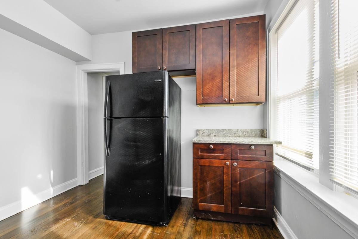 Apartment for rent at 6602 S Francisco Ave, Chicago, IL 60629