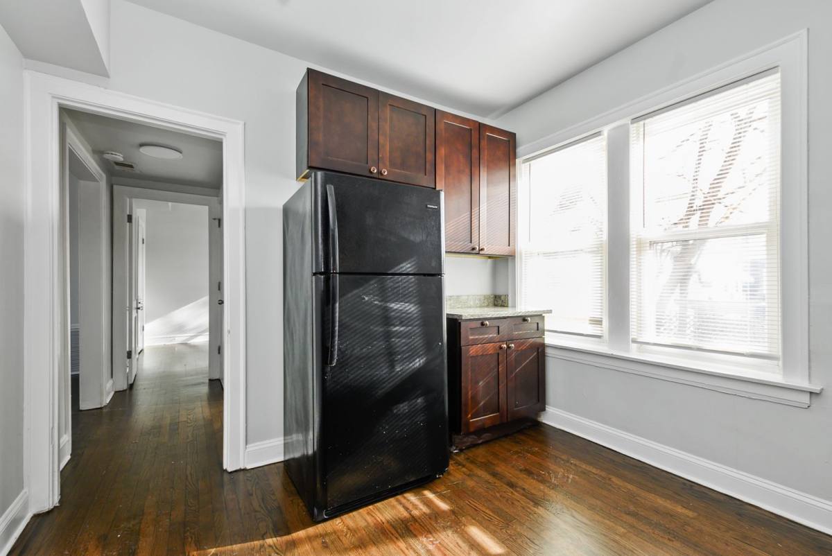 Apartment for rent at 6602 S Francisco Ave, Chicago, IL 60629