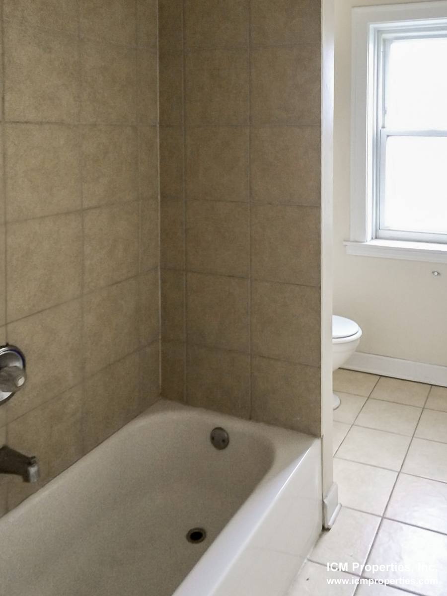 Apartment for rent at 4857 N Paulina St #3A, Chicago, IL 60640