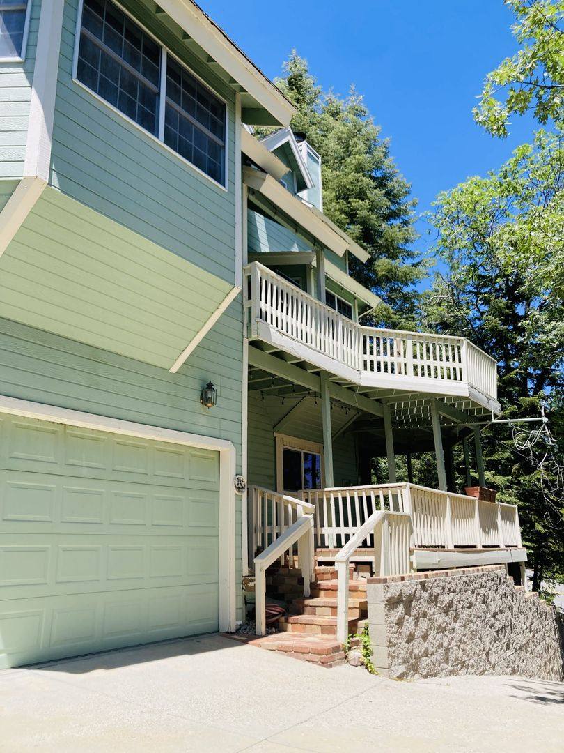 House for rent at 264 N Fairway Dr, Lake Arrowhead, CA 92352