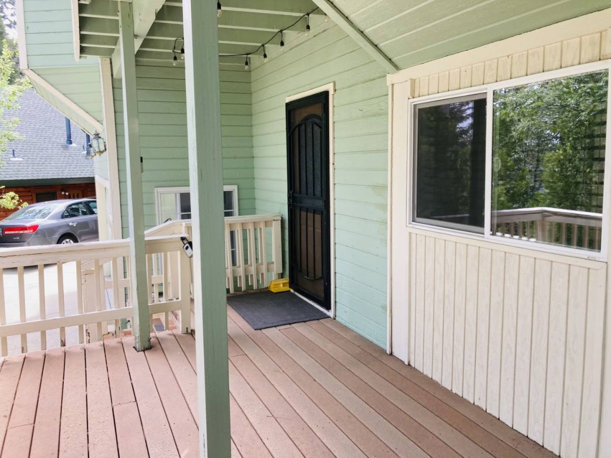 House for rent at 264 N Fairway Dr, Lake Arrowhead, CA 92352