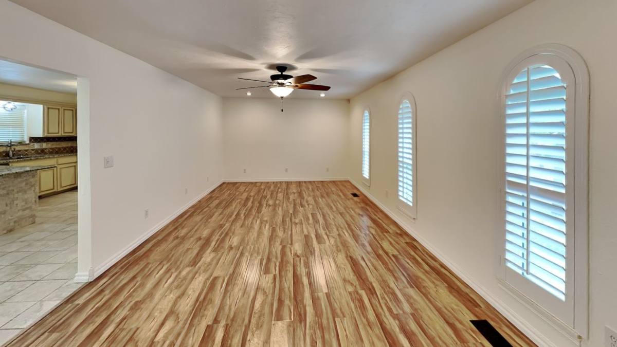 House for rent at 908 E Dr, Edmond, OK 73034