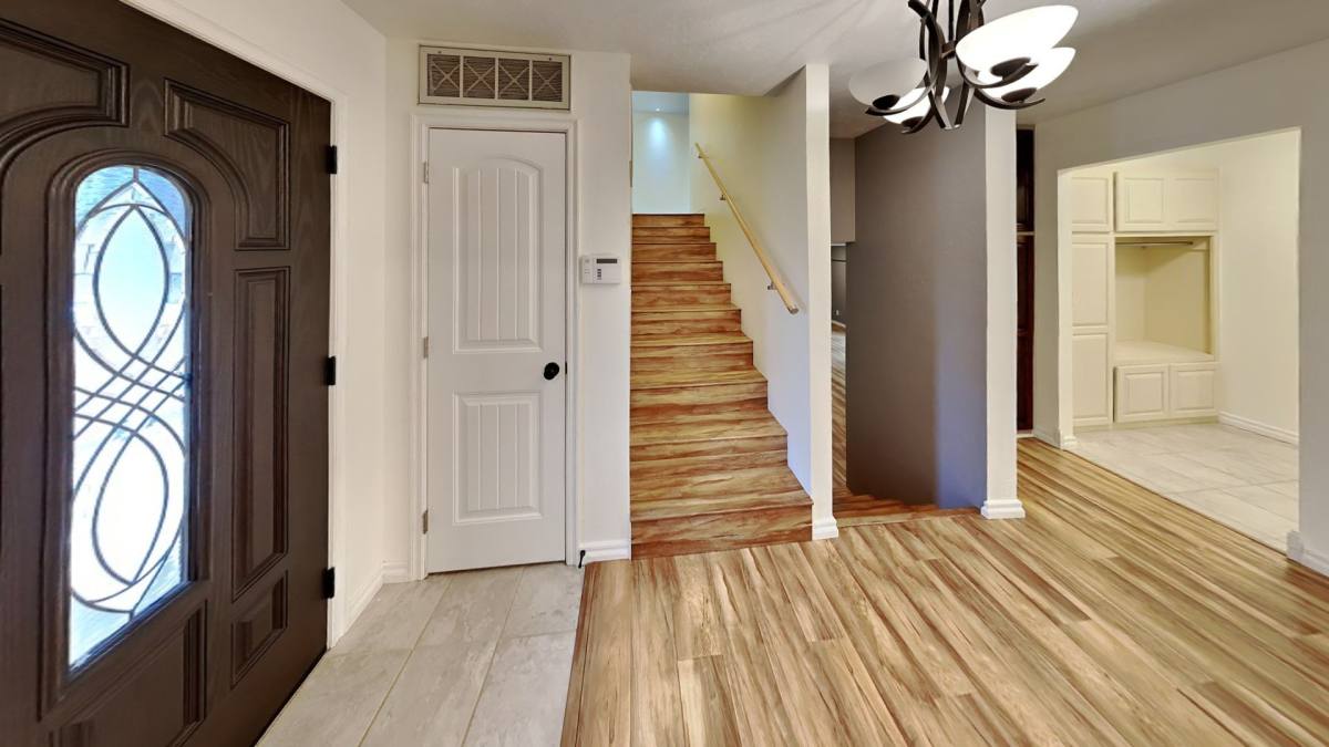 House for rent at 908 E Dr, Edmond, OK 73034