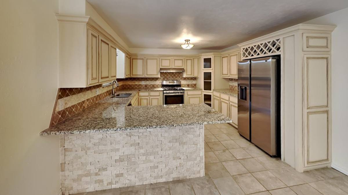 House for rent at 908 E Dr, Edmond, OK 73034