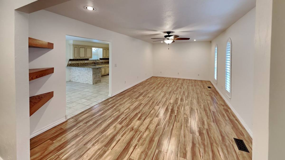 House for rent at 908 E Dr, Edmond, OK 73034