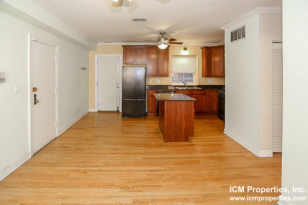 Apartment for rent at 628 W Roscoe #1N, Chicago, IL 60657