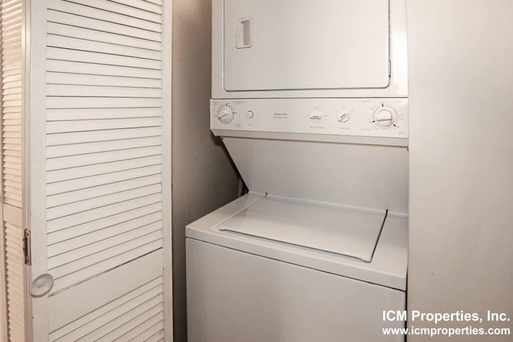 Apartment for rent at 628 W Roscoe #1N, Chicago, IL 60657