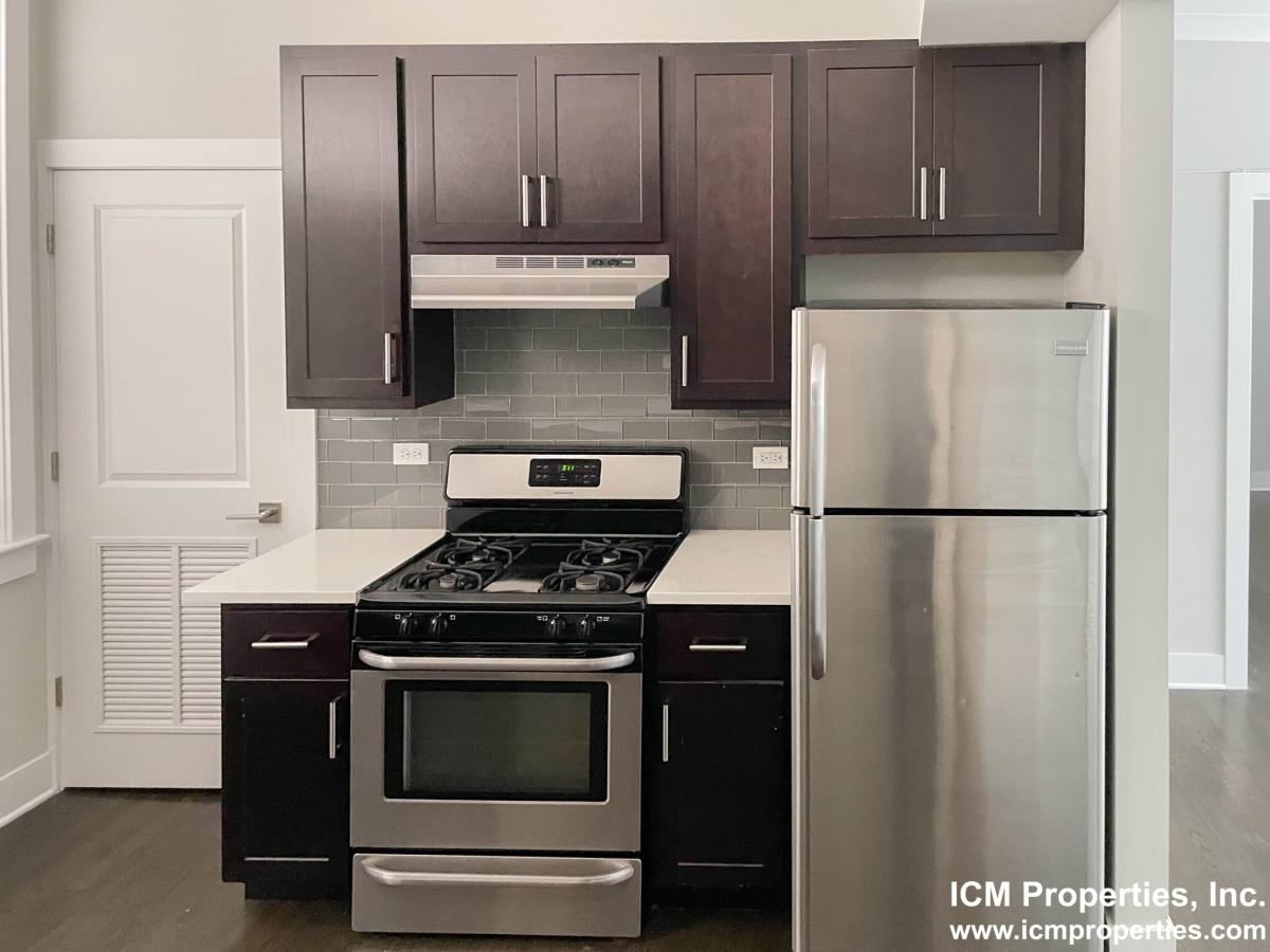 Apartment for rent at 1946 W Nelson St #3E, Chicago, IL 60657