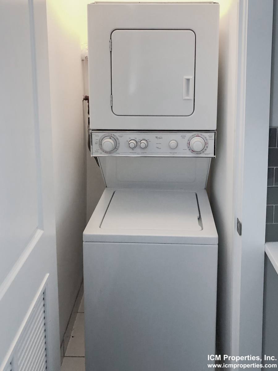 Apartment for rent at 1946 W Nelson St #3E, Chicago, IL 60657